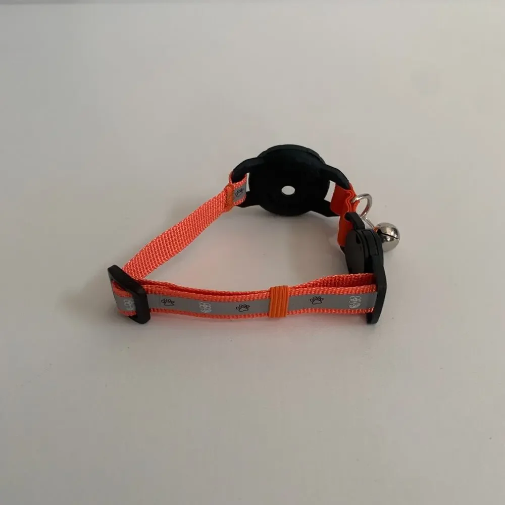 Unbranded airtag cat